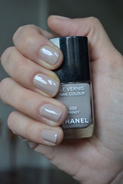 chanel grey nail varnish